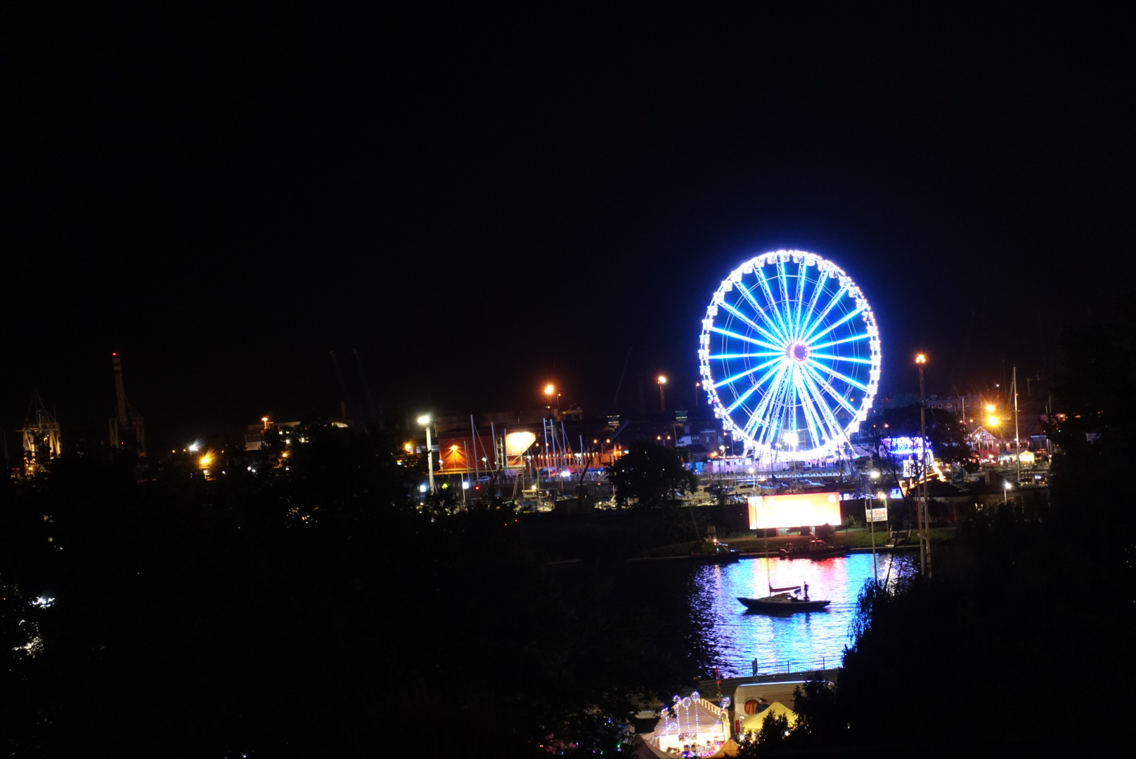 Riesenrad in Stettin bei Nacht