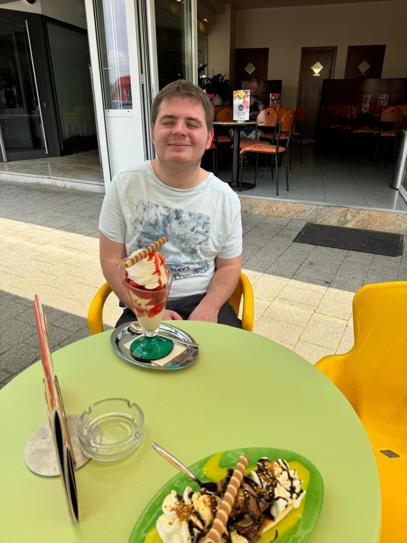 Eis essen  im frühling