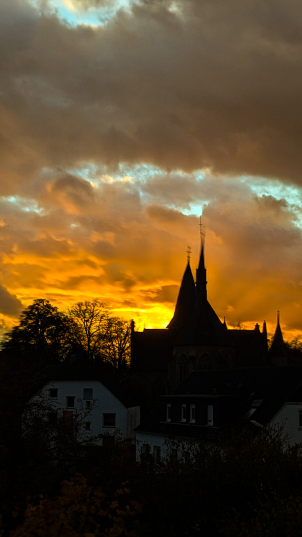 🏘️🏚️⛪🌄