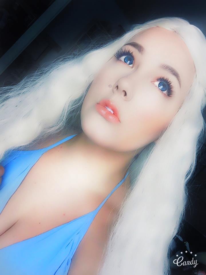 Daenerys Targaryen Cosplay >_<