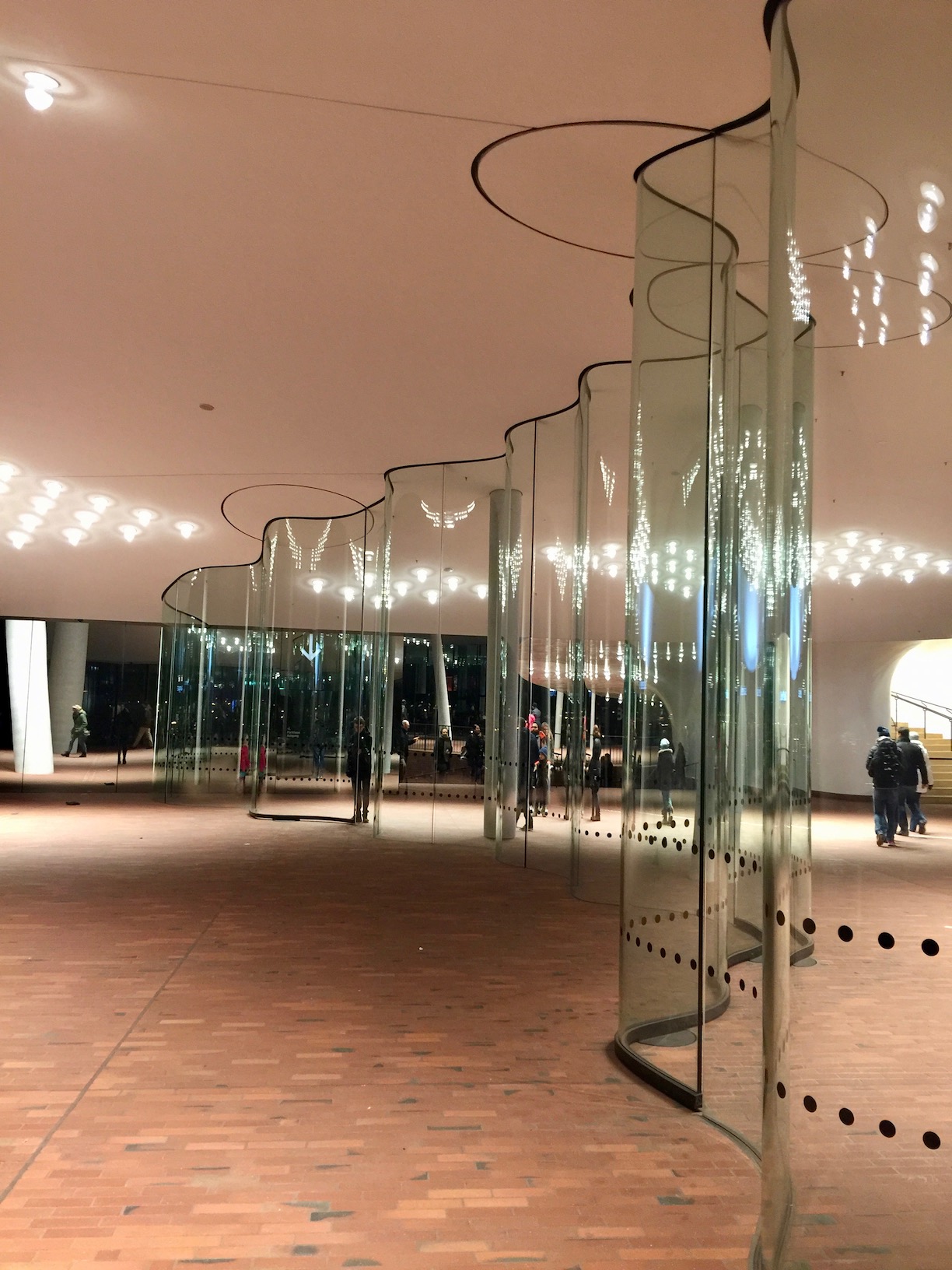 Öffentlich kostenfrei zugänglicher Foyer der Elbphilharmonie in Hamburg