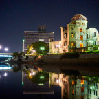 A-Bomb Dome in Hiroshima bei Nacht