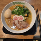 Earth Tokyo - Shoyu Ramen (32. BW CT)