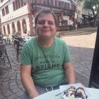Eis essen  in der stadt