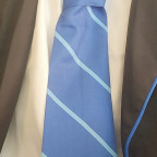 sich selbst Chitose Schuluniform tragen